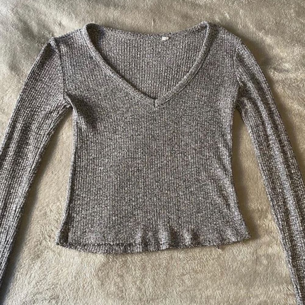 Me to We grey knit long sleeve